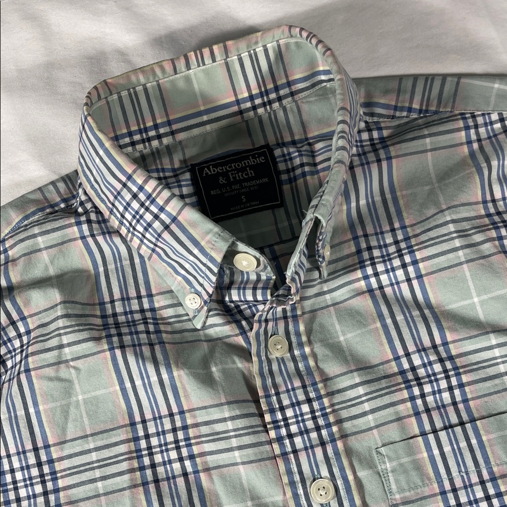 Abercrombie & Fitch mens multicolor tartan plaid button down shirt - size S